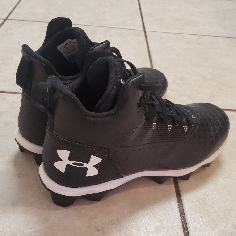 Under Armour Men's Mid Hammer Cleats
